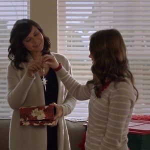 What's your most sentimental Christmas decoration? 🎄 Don't miss Catherine Bell in Home for Christmas Day at 7pm 🎅 | Amazon Store