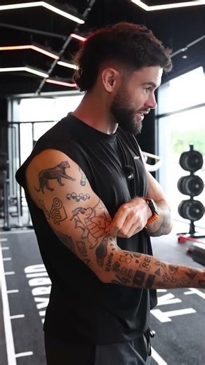 He Built Muscle Using Only Bodyweight 😳