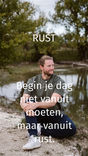 Stichting Samatha on Instagram: "Sta jij de hele dag “aan”?⁠ Voor anderen. Voor je werk. Voor alles wat moet.⁠ ⁠ En merk je dat echte rust⁠ ergens onderweg is verdwenen?⁠ ⁠ Met de 21-daagse Stilte Challenge van Samatha⁠ begin je elke ochtend bewust.⁠ Met meditatie en zachte beweging⁠ laten we de energie zakken,⁠ zodat je je dag start vanuit rust⁠ in plaats van haast.⁠ ⁠ Niet perfect.⁠ Niet zweverig.⁠ Wel samen. Wel echt.⁠ ⁠ Voel je dat dit voor jou is?⁠ Dan ben je welkom⁠ ⁠ Aanmelden via de link