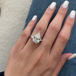5 Carat Pear Shape Lab Grown Diamond Three Stone Engagement Ring / 1.7 Ratio Pear Cut Trilogy Diamond Ring / White Gold Triad Ring / 3 Stone - Etsy