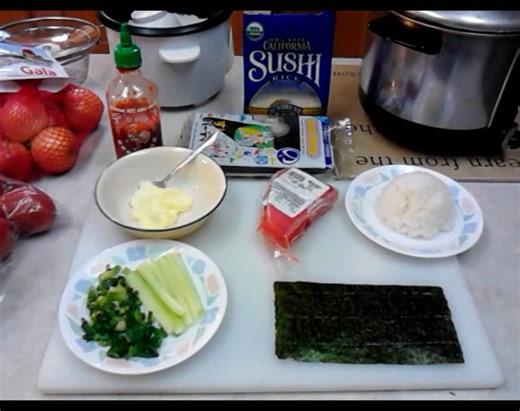 How to make a Sushi Hand Roll - Spicy Tuna