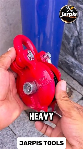 This Simple Pulley Makes Heavy Lifting Much Easier #LiftingTools #ConstructionTools #DIY #lifehacks