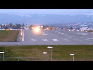 Icelandair Boeing 757 landing at Reykjavik Airport