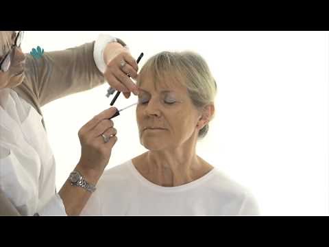 Makeup for Older Women: Define Your Eyes and Lips Over 70 by Look Fabulous Forever