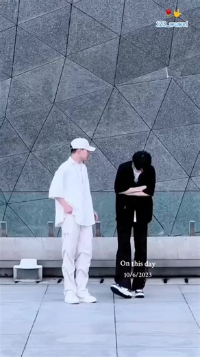 #onthisday 🥰🥰#Foryou #ForYouPage #TikTokTrends #TikTokDance #DUET #FYP #sharecopylink #makeittrend #chineseboy #dance #dancechallenge #LearnOnTikTok #fdcboyWXD #W大東 #123_wuwei 🤟