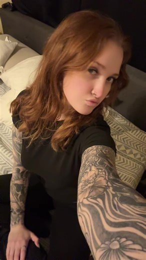 lizzysfirecrotch (@lizzysfirecrotch)’s videos with original sound - 1.waykai