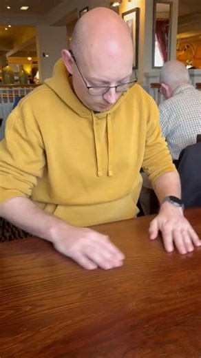 Bit of practise of Lennart Green's Snap Deal..The cards get dealed and vanish! #magic #cardtrick #magictrick #vanish #illusion #magician #yorkmagician | Adrian Salamon Magic