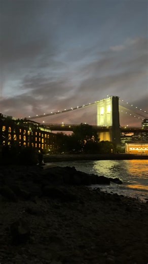 #chill #citylife #newyork #manhattan #brooklynbridge