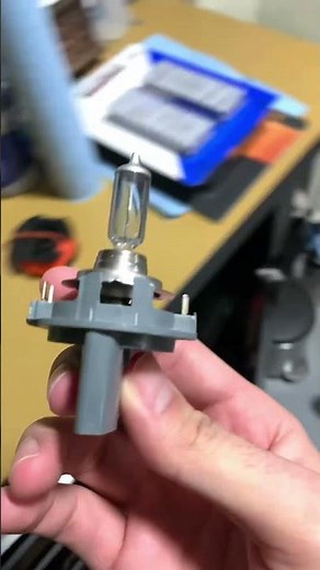 Quick Tips — Changing your headlight in a 2010 MK5 Volkswagen Jetta