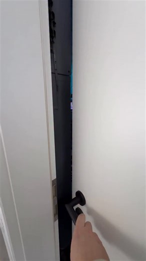 Wenn du viele Stunden im Home Office oder beim Zocken verbringst, ist der richtige Stuhl kein Luxus sondern Pflicht. 🥰 Der Sihoo Doro C300 überzeugt mit echtem ergonomischem Support, starkem Design und spürbarem Komfort selbst nach langen Sessions. Rücken entspannt, Haltung stabil, Fokus voll da. Genau so soll es sein. 👉 Link in Bio; CODE : „OXY“ für 6% 🥰 #SIHOO #SihooDoroC300 #ErgonomicChair #HomeOffice GamingSetup | Oxydoxytv