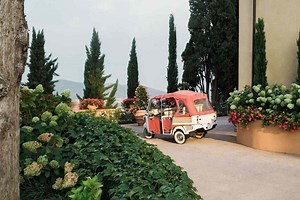 Live La Dolce Vita at These Stunning Tuscan Hotels and Villas