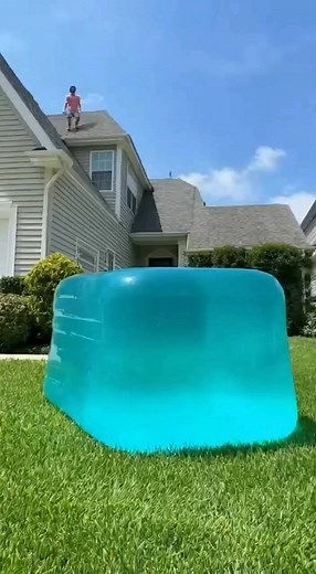 The jelly block challenge is so fun#jelly #satisfyingvideos #viralvisuals #crushing #jellybedchallenge | Rolie Apole