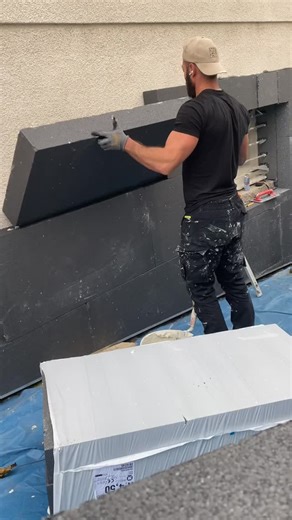 ATEA Façade on Instagram: "Pose des plaques de polystyrène pour isolation extérieure #renovation #isolation #facade #ite #btp"