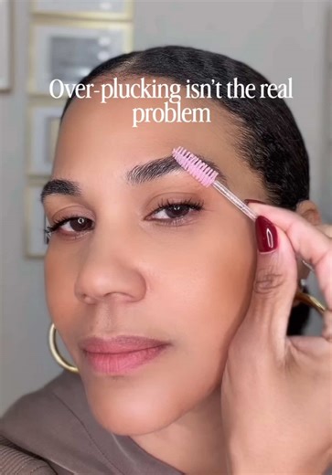 Over-plucking isn’t the real issue. Your lack of brow care is. That’s why I created Brow Rehab. Brow Rehab is an all natural daily brow serum that works at the follicle level to support healthier fuller looking brows. One swipe a day, that’s it! Brow care made easy. #browrehab #cleanbeauty #browgrowth #browserum #browproducts