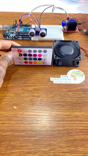 Contrôle de la vitesse d’un moteur avec Arduino et un capteur ultrasonique #arduino #esp32 #electronique #genie #technologie | Méchant Circuit