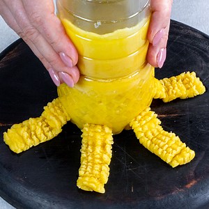 3.6M views · 4.5K reactions | Kekse genau wie im Laden - mit einem Ei und einer Flasche! Ich koche sogar 100 davon! Zutaten:. für den Teig: Butter - 200 g Öl - 60 ml Puderzucker - 90 g Eier - 1 Stück Maisstärke - 70 g Vanilleessenz - 5 ml Backpulver - 4 g Mehl - 360 g Tablettgröße 35 x 40 cm BACKEN BEI 180 °C/20 Minuten | Cookrate - Deutschland | Facebook