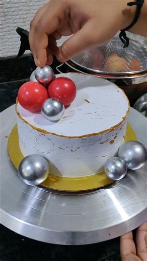 I Made a Cake that Looks Like a Bowling Ball