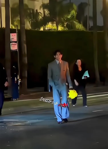 A real prince 👑💐🩶 #tae #taehyungbts #hollywood #vogue #btsarmyforever