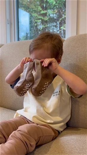 🧦 Wrap those little feet in the warmth of merino wool! Our 84% Merino socks are perfect for fall & winter adventures! ✅ Breathable and naturally moisture wicking (without the chemicals) ✅ Full cushion for extra support and durability ✅ Flat toe seam for maximum comfort ✅ Ethically crafted in Portugal These socks sell out quickly every year! Grab them early to see why: https://www.qforquinn.com/.../merino-wool-socks-toddler-kids Please note our wool socks do not undergo any additional treatment 