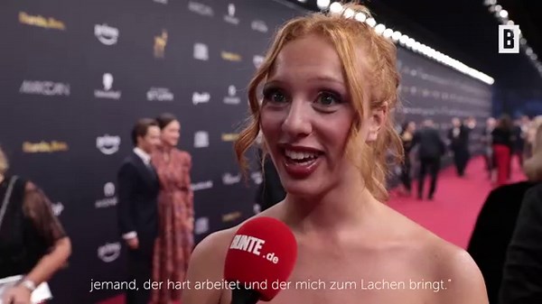 Für die Liebe würde sie jede Hürde auf sich nehmen