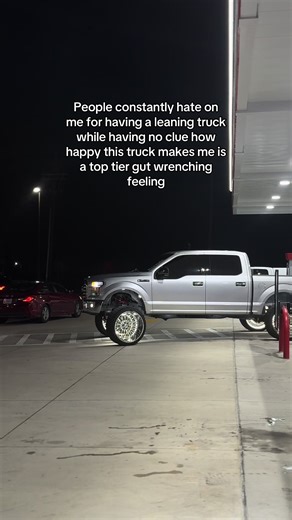 Just know the lil boy in me is happy asl everytime he sees it in the driveway… #squattedtrucks🤢 #6sand7s #bubbatruck🌾 #brunettesdoitbetter #truck