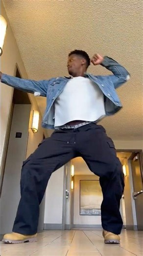 Tavish dancing to “Shake It To The Max”! HOW DID HE DO?!? #shakeittothemax