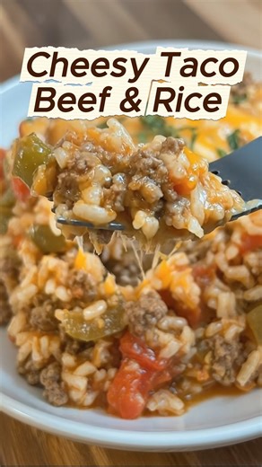 quotidian recipes on Instagram: "Cheesy Taco Beef & Rice Skillet This Cheesy Taco Beef & Rice Skillet is your new go-to weeknight dinner hero. It's a warm, hearty one-pan wonder packed with bold taco flavors, juicy ground beef, fluffy rice, zesty salsa, and loads of melty cheese. It’s budget-friendly, meal-prep approved, and picky-eater safe. Think of it as taco night meets cozy casserole—no oven, no fuss, just delicious. Ingredients: 1 tablespoon olive oil 1 lb ground beef 1 small onion, diced 