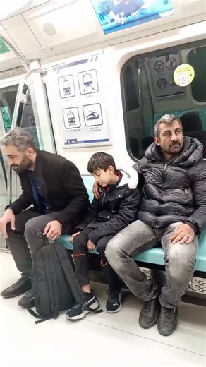 İrfan Yaşaer on Instagram: "yardım işareti önemli ama yardım etmek daha önemli. #keşfet #respect #mutlubakk"