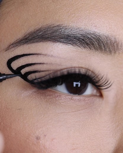 Otherworldly Liner 👽 using my Hindash Heroline™️ Eyeliner 🖤 #Hindash #HindashCosmetics #Foryoupage #foryou #makeup #eyeliner