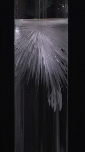 Heterogeneous Nucleation Explained – Why Crystals Start at Surfaces!