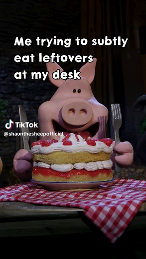 Does anyone else eat like they're being timed? 🤣 🫣 #MessyEater #LunchTime #FoodieProblems