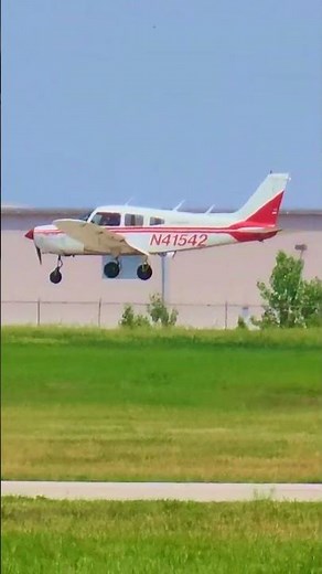 1974 Piper PA-28-151 Cherokee Warrior Smooth Landing At JCI/KIXD | N41542