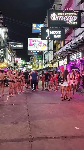 Soi6 at night❤❤❤ #pattayasoi6 #streetexplore #pattaya #pattayacity #pattayathailand | Street explore