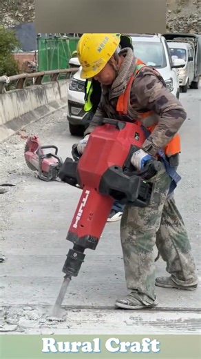 Chiseling concrete: good tools boost efficiency! #tools