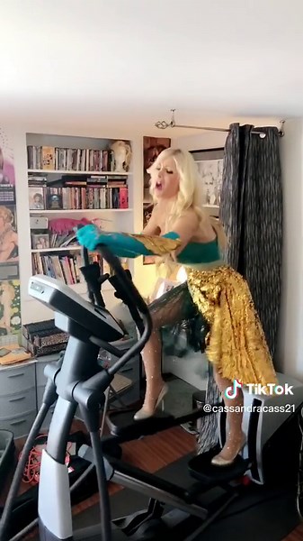 “Getting WORLD TOUR Ready” #cassandracass #workitout