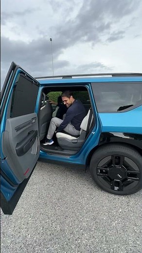 7 Seater or 6 Seater for You 🤔? Kia EV9 #shorts