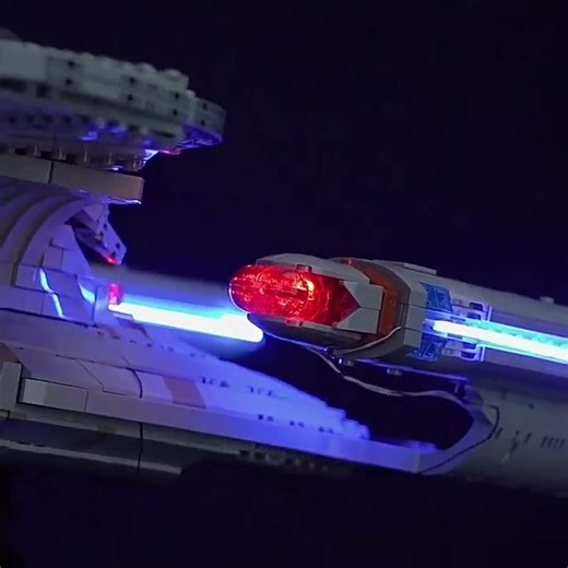 #legolight LEGO Star Trek USS Enterprise NCC-1701-D #10356 #zenebricks #legoreview