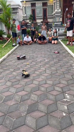 LOMBA MOBIL RIMOT CONTROL