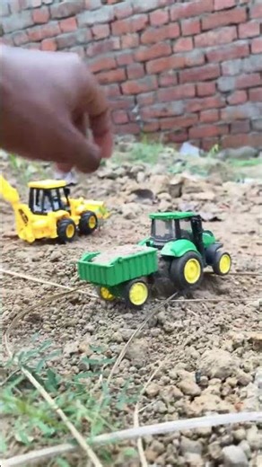 tractor par balu rakhkar palat diya 😂🚜 #tractorvideo #automobile #toyswala #shortsfeed #babytruck