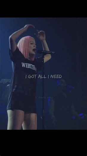 Jessie J - I Got All I Need When I Got You And I ( Flashlight ) Live Concert