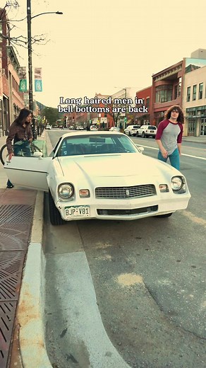 Exploring 70s Summer Fashion and Vintage Cars