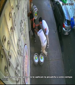 Un día normal revisando las cámaras de rooftop y te encuentras con estas joyitas 👀 #humor #bromas #camaraoculta #rooftop #contenido
