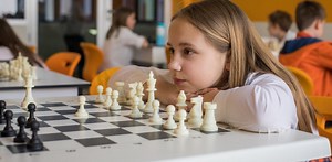 Jouer aux échecs, un atout pour la réussite scolaire ?