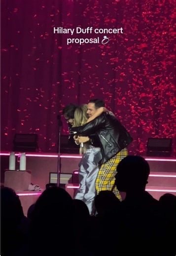 You know what to do, TikTok ❤️‍🔥 #hilaryduff #vegas #proposal #valentinesday #ilovelove @hilaryduff @Hilary Duff HQ