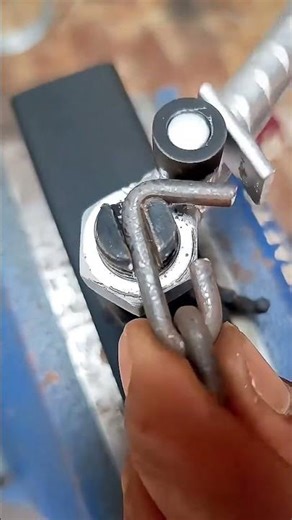 Make Your Own Chain – Do It Yourself!”🛠️ “DIY Chain Making: Build It with Your Own Hands.”