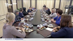 Guerre en Ukraine : le président russe Vladimir Poutine rencontre les mères de soldats mobilisés