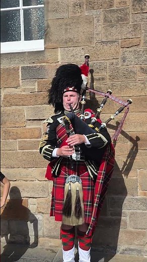 The famous edinburgh bagpipers #scotland #edinburgh #bagpiper