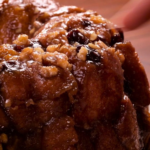 What makes mornings better? This warm, caramel-cinnamon monkey bread, of course! Grands! Monkey Bread recipe: https://www.pillsbury.com/recipes/grands-monkey-bread/7a1e41b1-4708-4028-8ce6-fcb5baebbc19?utm_medium=social&utm_source=facebook&utm_campaign=11_2017_standard?mktimp=PBRBGBISC | Pillsbury