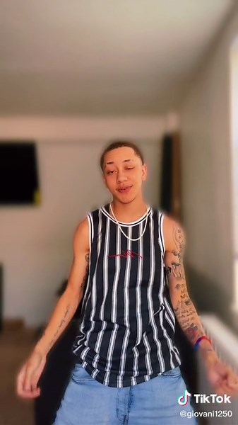 How i look 🥰 #DontQuitYourDaydream #fyp #UltaSkinTok #ftm #transproud #9months #testosterone