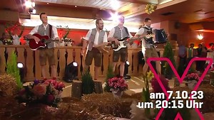 Am 07.10.2023 auf FOLX MUSIC Television - unbedingt EINSCHALTEN! Einen wunderschönen guten Abend. Meine sehr verehrten Zuschauer, liebes Publikum: Nach über drei Jahren sind wir endlich wieder zurück zu A guade Musi. Wir haben heute einen bunten Abend voller Musik.“ Mit diesen Worten empfing Hansi Berger die Fans im Vorjahr nach langjähriger Corona-Pause. Mitten im bezaubernden Berchtesgadener Land öffnet der Moderator, Musiker und Hotelbesitzer Berger in einer Woche die Pforten seines Rupertiho